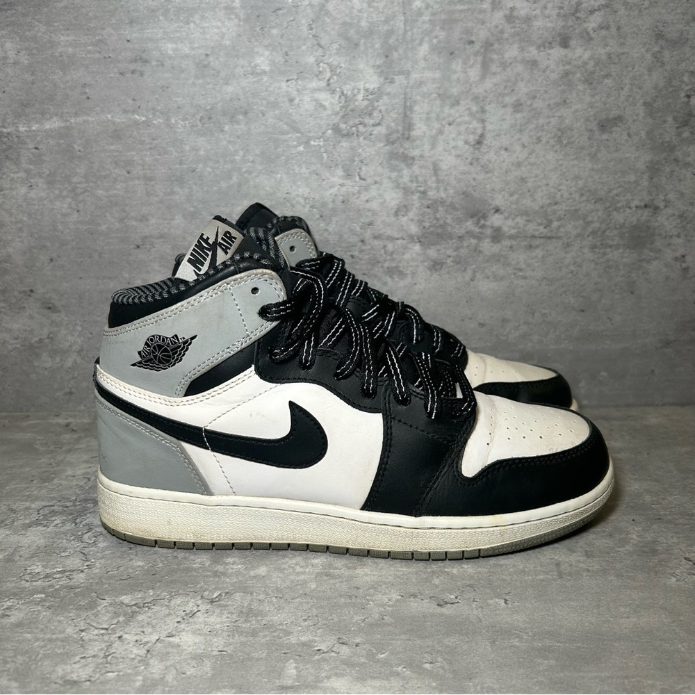 Nike Air Jordan 1 Retro 'Barons' Sneakers 575441-104 Womens sz 8.5 - grey/black